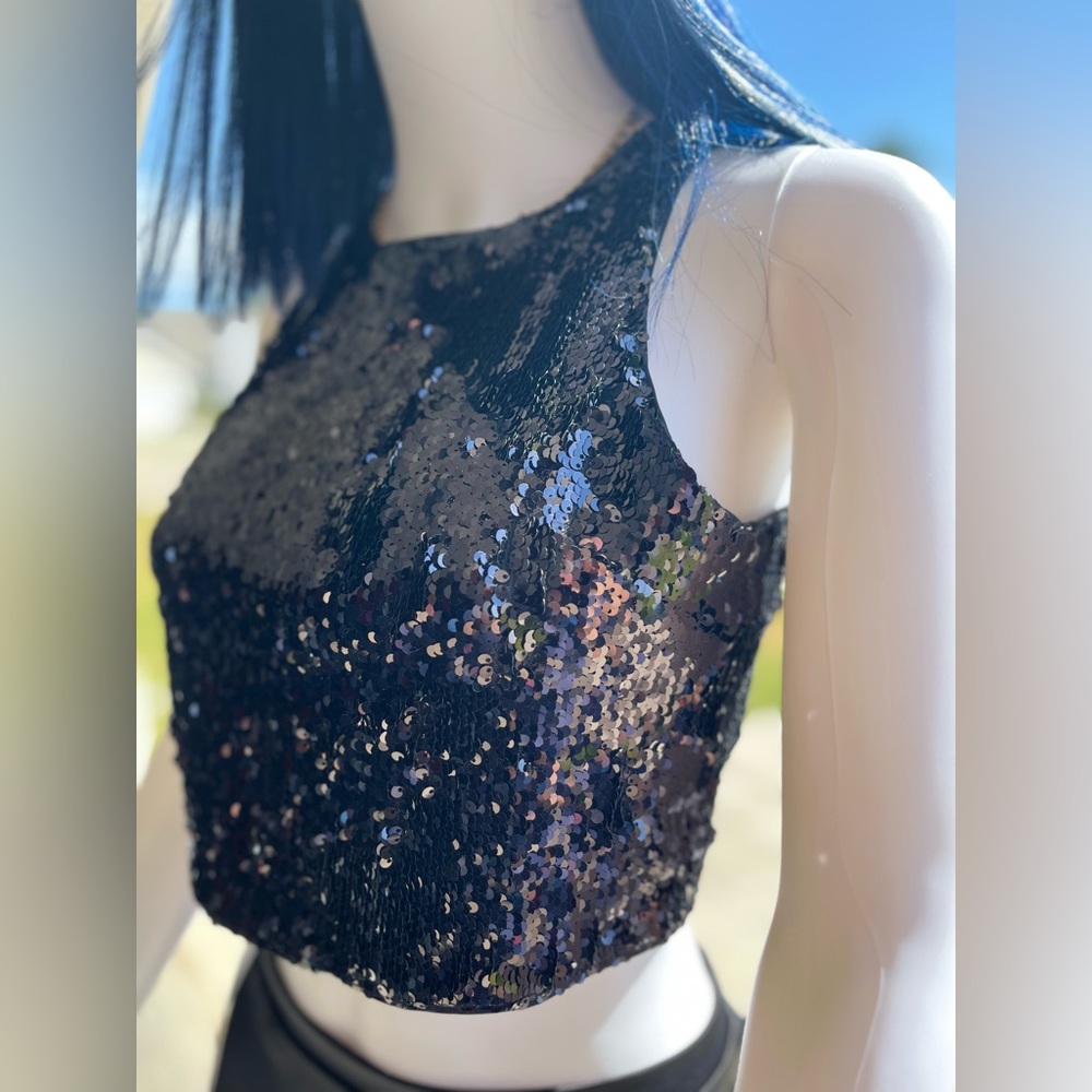 Beautiful, black crop top